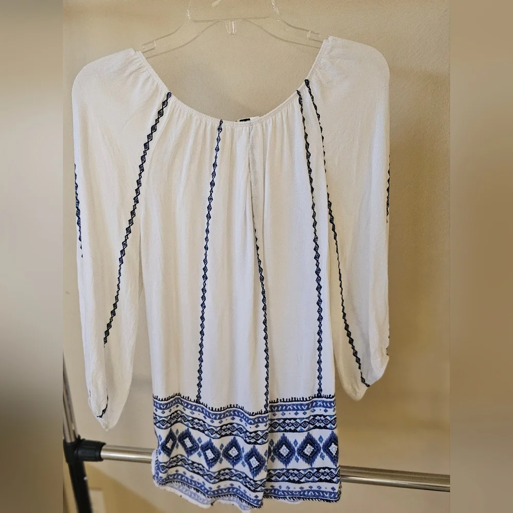 Large blouse - Picture 2 of 2